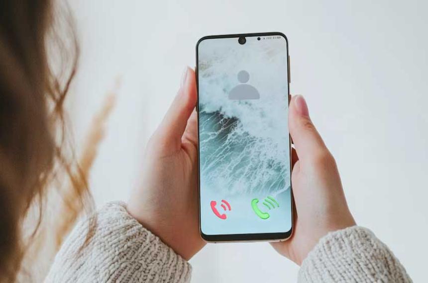 Existen apps que se encargan de mostrar datos del emisor de una comunicación