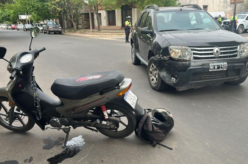 Segn información policial el motociclista sufrió lesiones leves