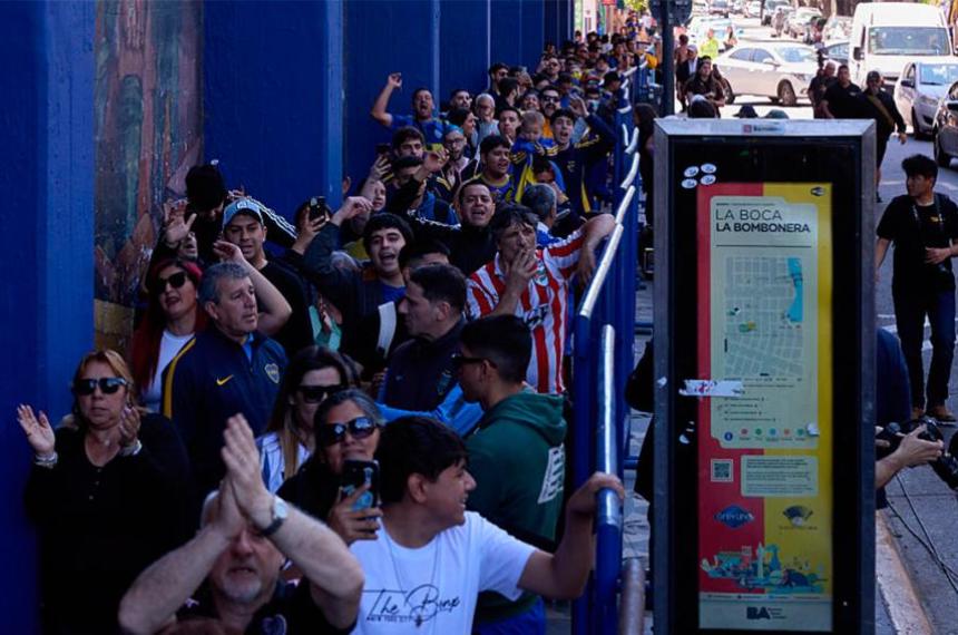 El fuacutetbol despide a Miguel Aacutengel Russo en La Bombonera
