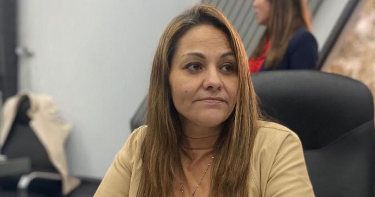 Cuadrado pide programas integrales de salud mental para policiacuteas y docentes 