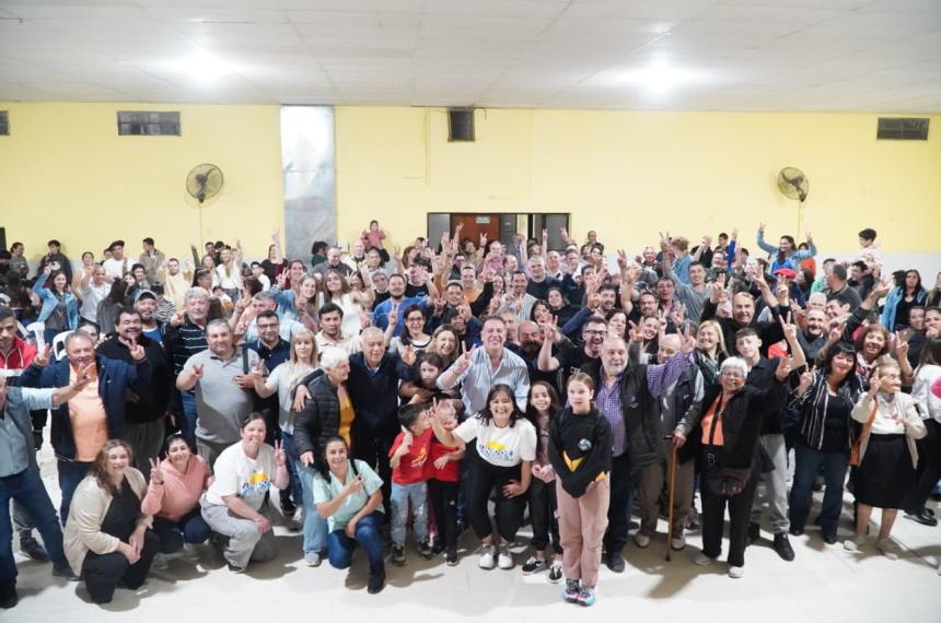 La militancia de Anguil y de Uriburu acompañó la visita de los candidatos