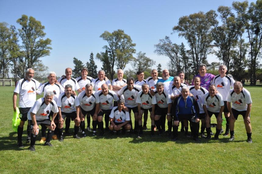 La lucha por la clasificacioacuten en el Argentino de Fuacutetbol de Veteranos