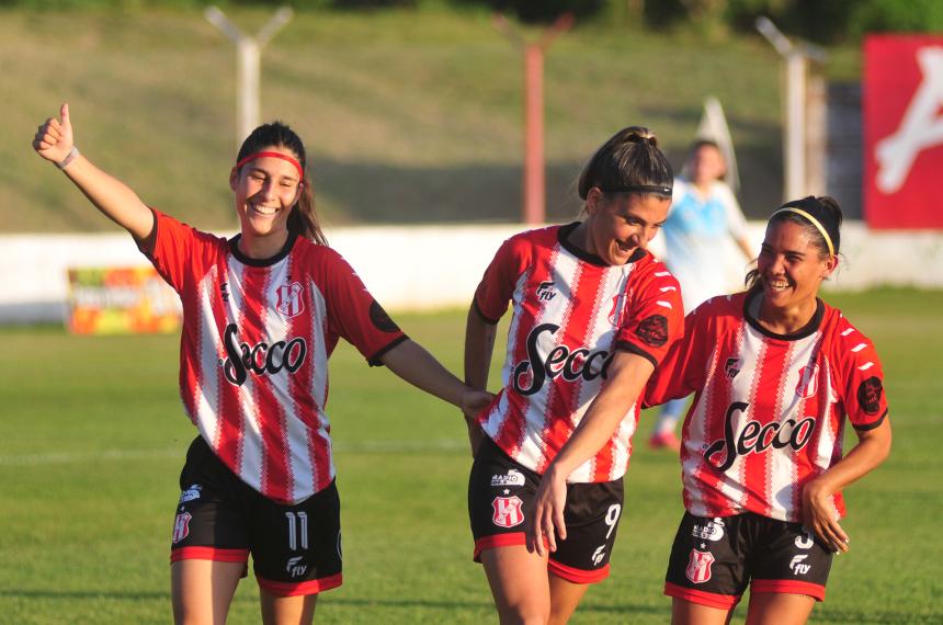Costa derrotó a Rivadavia de Arata por un global de 4-1