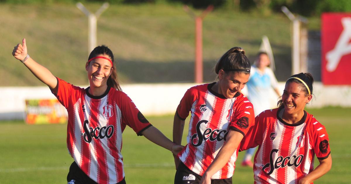 Costa derrotó a Rivadavia de Arata por un global de 4-1