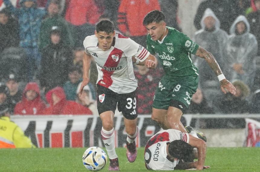 El Millonario cae ante Sarmiento después de un error de Armani