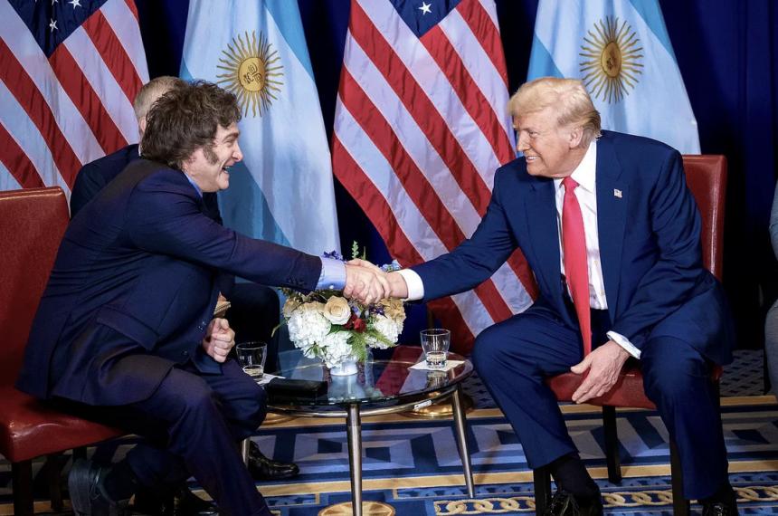 El Presidente viajó junto a su gabinete económico y de seguridad