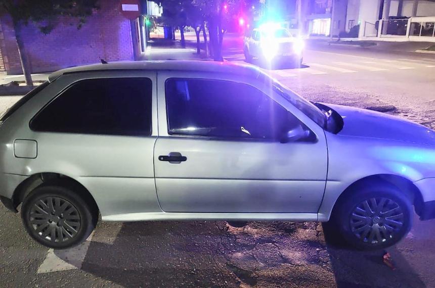 Conductor evadioacute un control lesionoacute a un policiacutea y terminoacute detenido