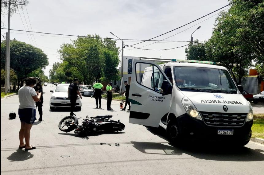 Un motociclista herido en un choque en Chile y Pasteur
