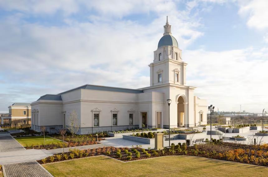 Bahiacutea Blanca inauguroacute el primer templo mormoacuten fuera de una capital argentina