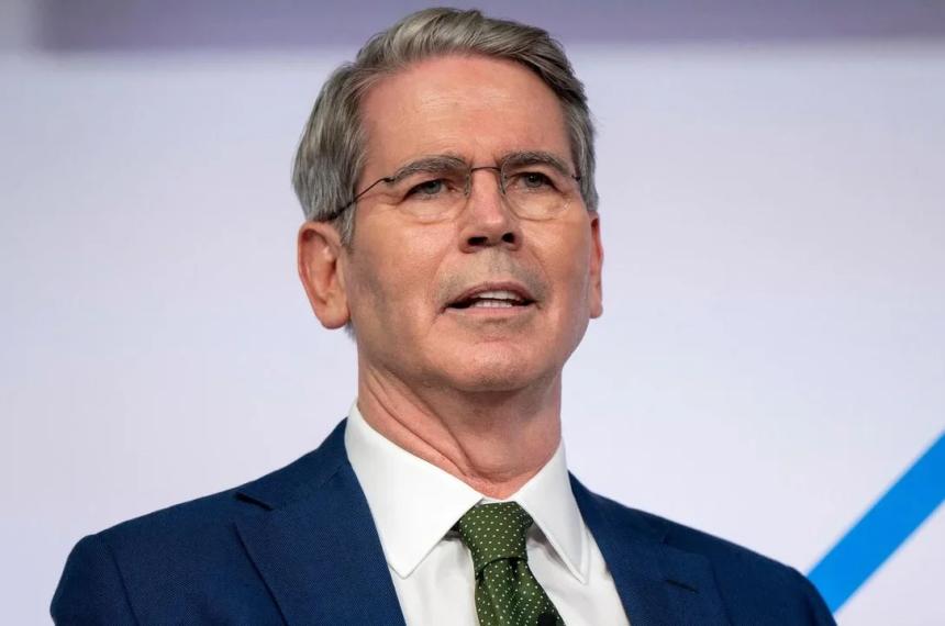 El secretario del Tesoro de EEUU Scott Bessent redobló el apoyo y habló de otros US 20 mil millones