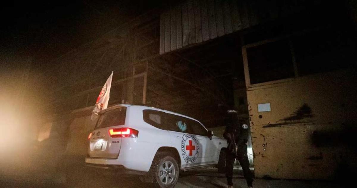 Hamas entregoacute otros dos cuerpos de rehenes israeliacutees y aseguroacute que no pudo localizar al resto