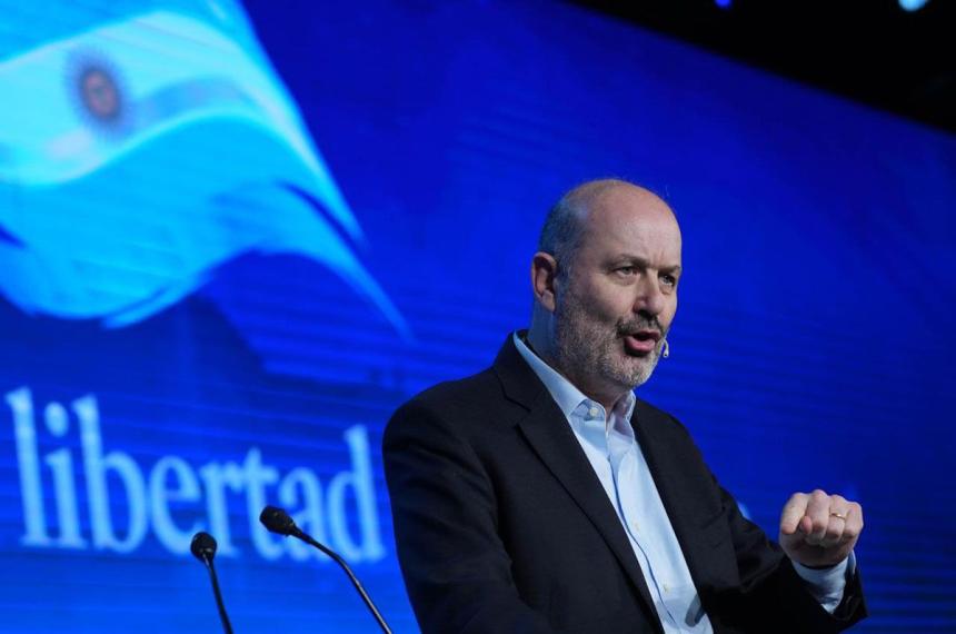 Sturzenegger el ideoacutelogo de las desregulaciones llega a La Pampa en la recta final de la campantildea libertaria