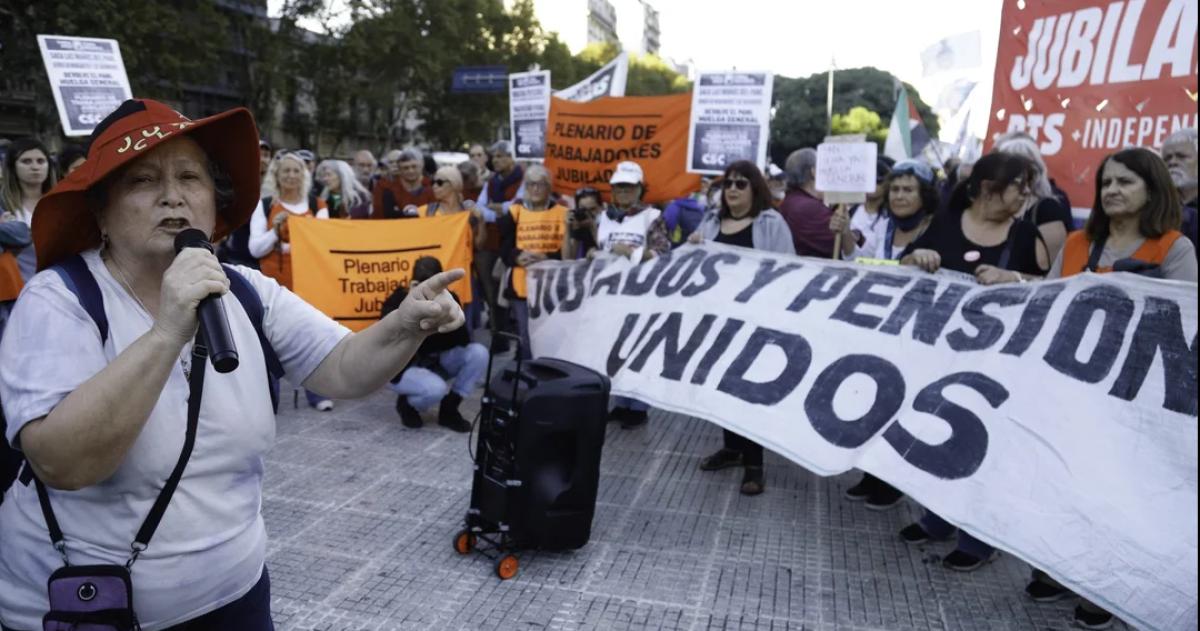 Los jubilados se movilizaron como todos los miércoles