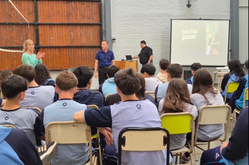 La charla de Javier Waigel con estudiantes