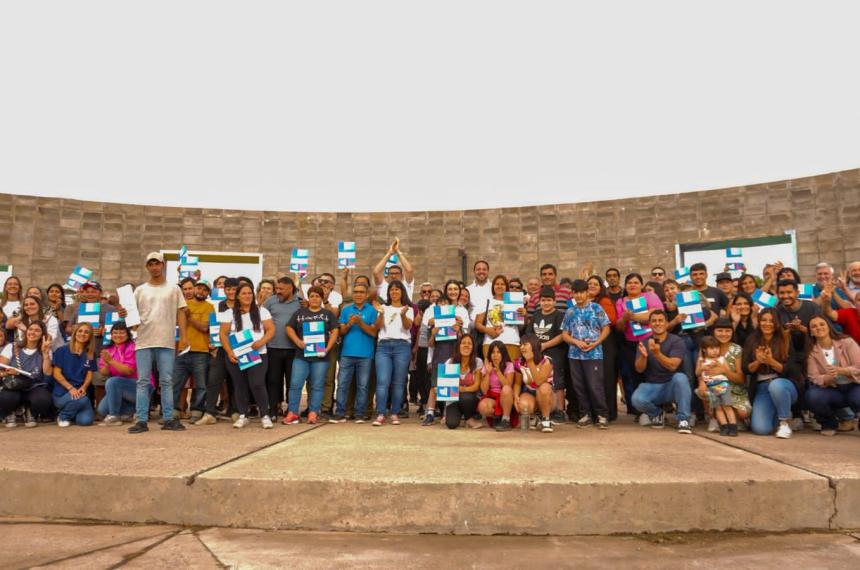 El acto se realizó este viernes en el espacio verde del Santa María de La Pampa