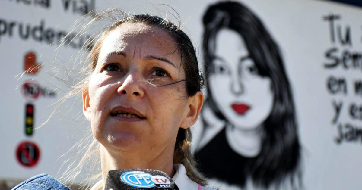 Inauguraron un mural en homenaje a Liacutea Falcoacuten en el barrio Esperanza