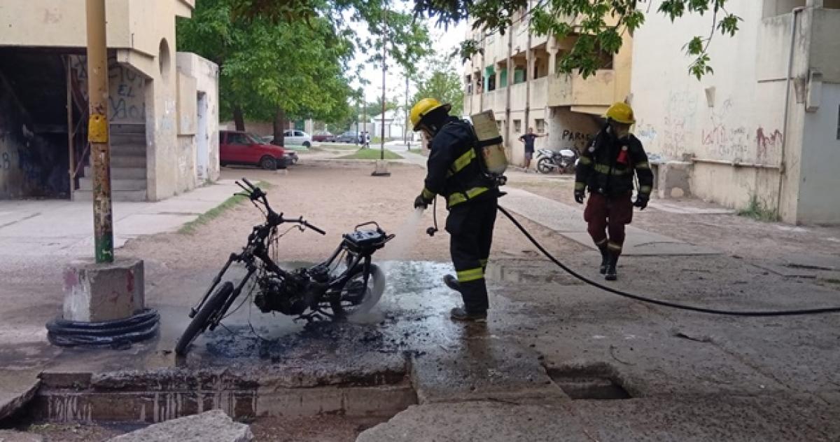 Los daños en la moto fueron totales