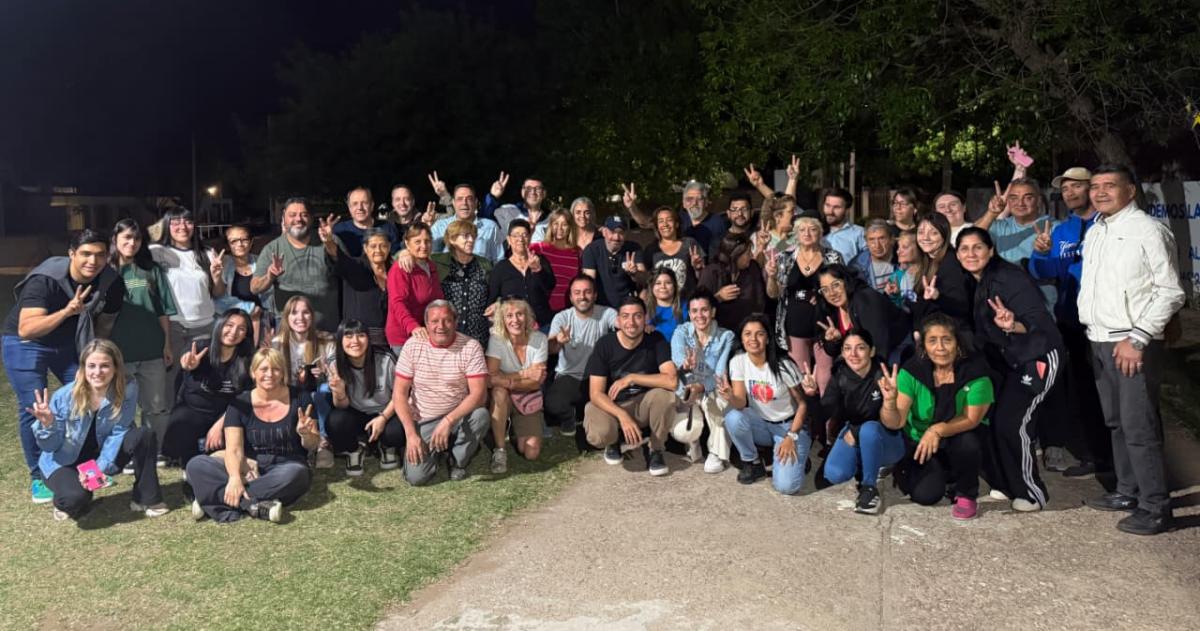 Villa Santillaacuten celebroacute el Diacutea de la Lealtad en la Unidad Baacutesica 17 de Octubre
