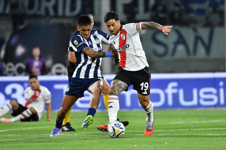 River juega ante Talleres en Coacuterdoba