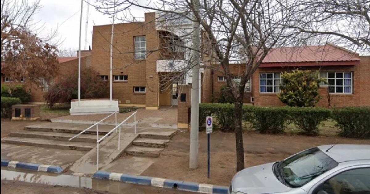 Por una gorra dos joacutevenes fueron detenidos y les iniciaron dos causas 