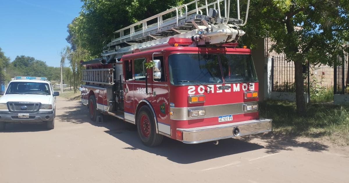  El fuego se desató en una vivienda de la calle Blanco Encalada entre Palacios y Oronoz en Santa Rosa
