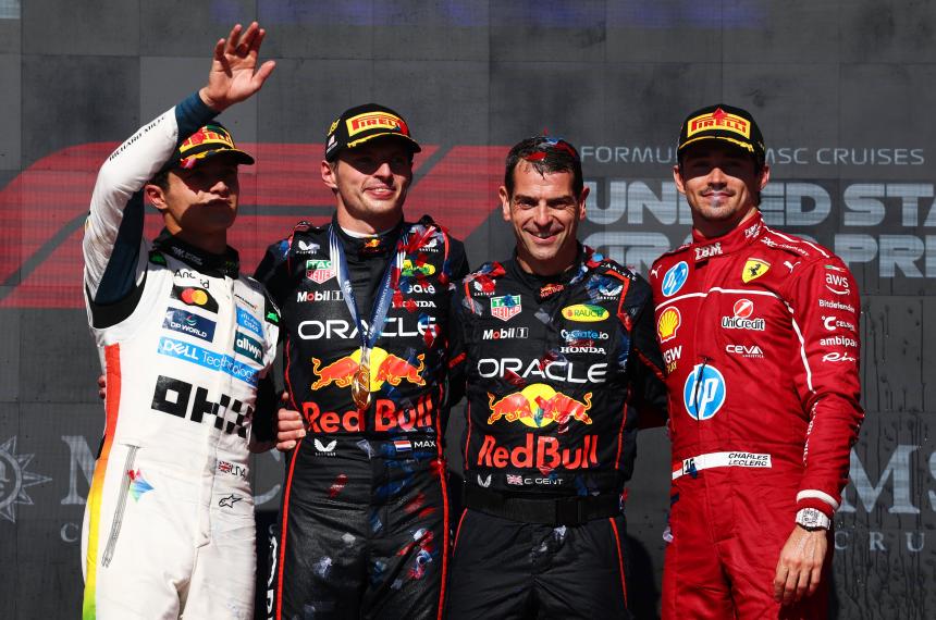 Verstappen se acerca a la pelea por el título