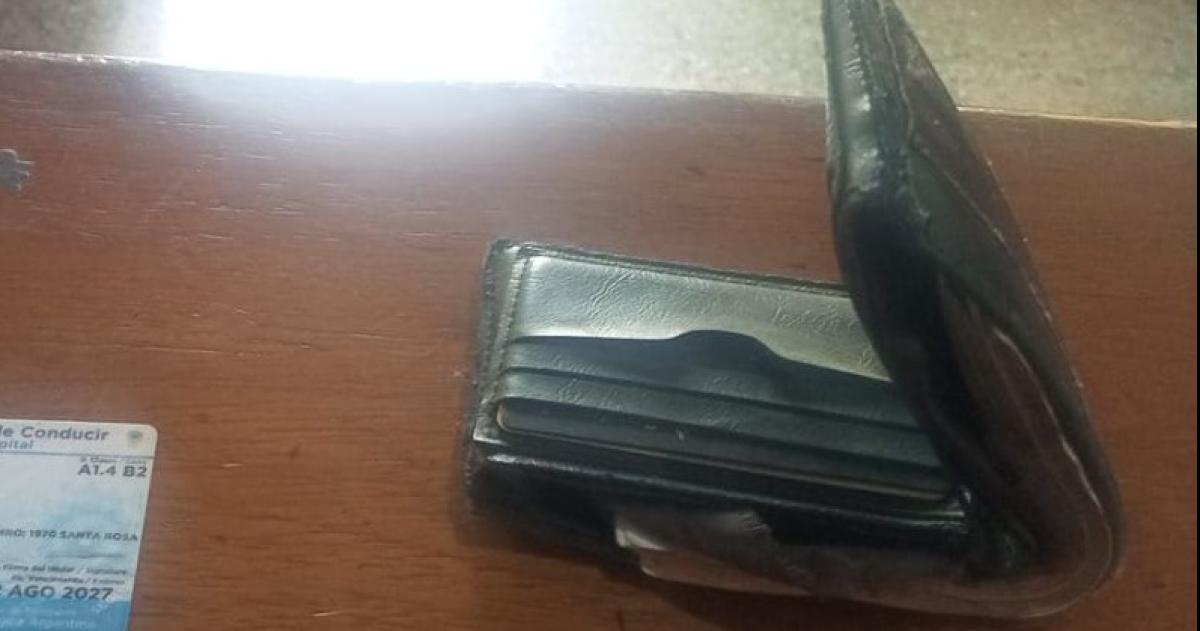 Vecina de Winifreda devolvioacute billetera con medio milloacuten de pesos