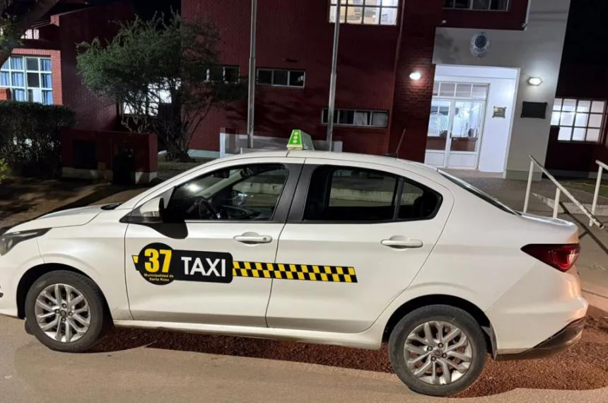 Uno de los taxis asaltados en la ciudad
