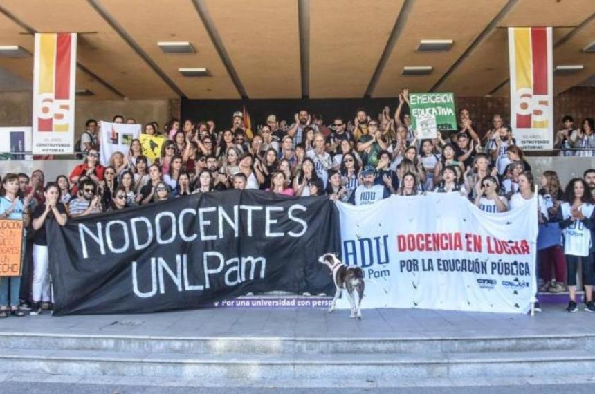 A la medida de fuerza de la docencia se pliegan no docentes