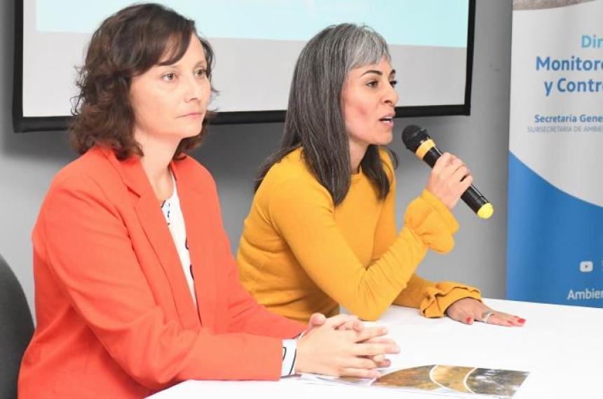 Secretaria de Ambiente y Cambio Climtico Vanina Basso junto a la directora de Monitoreo Inspección y Control Ambiental Flavia Chaves