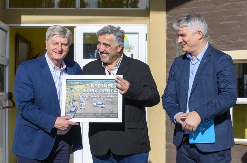 Ziliotto inauguroacute la llegada de la fibra oacuteptica al oeste pampeano