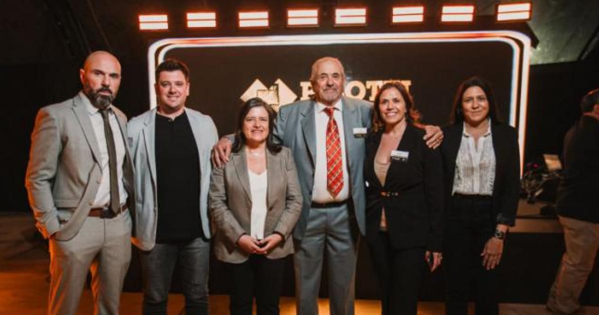 El festejo de la familia Pilotti con la ministra Fernanda Gonzlez