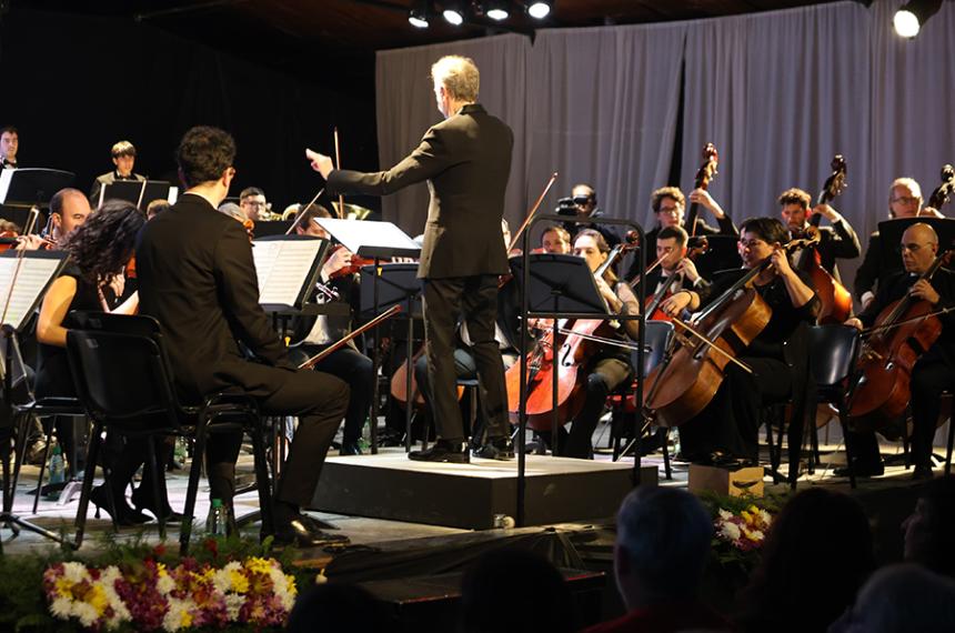La Orquesta Sinfónica local abrir la programación