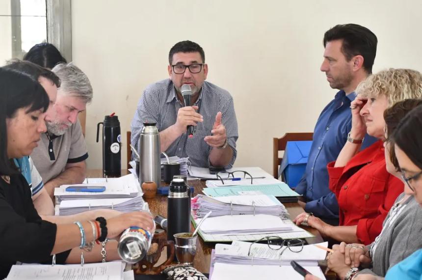Desembarco de Clariacuten- el oficialismo convoca a los representantes del multimedio