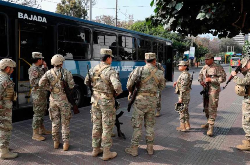 Militares patrullan Lima tras el estado de emergencia por la ola de criminalidad
