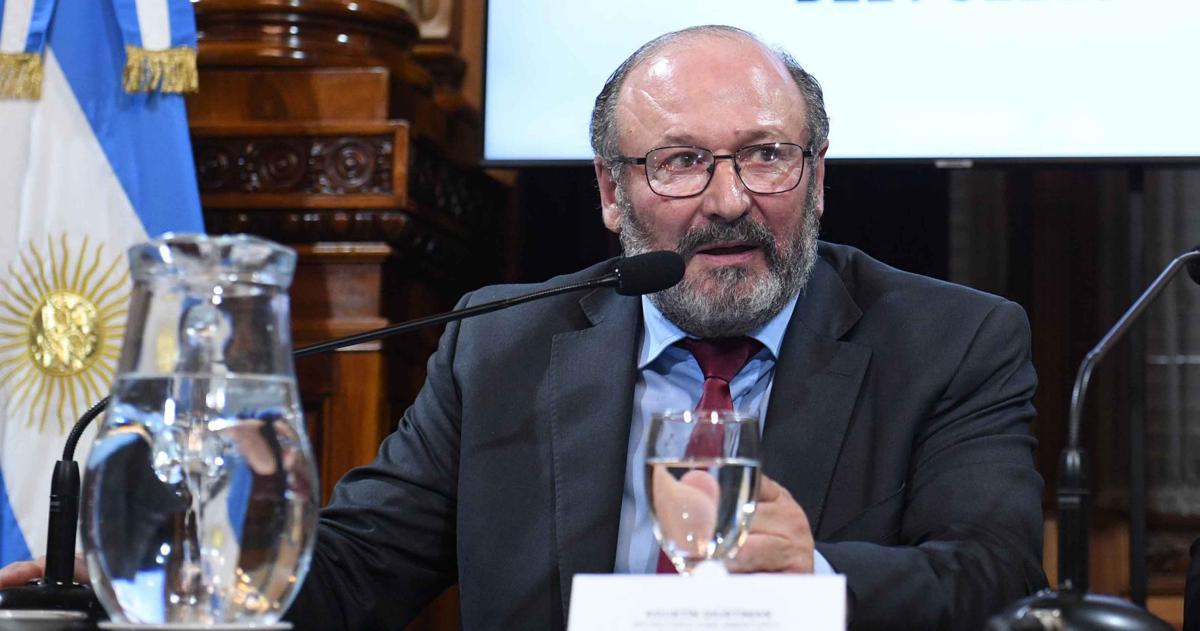 Kroneberger se acerca a Provincias Unidas