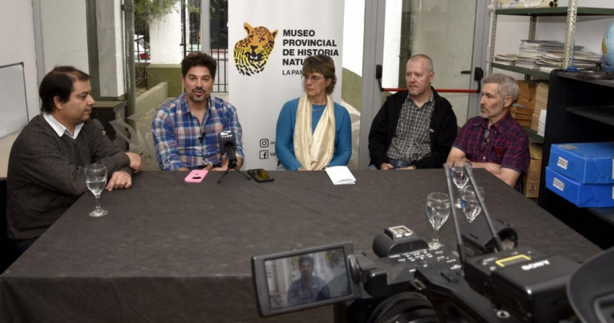 Las autoridades hicieron el anuncio en la sede del Museo