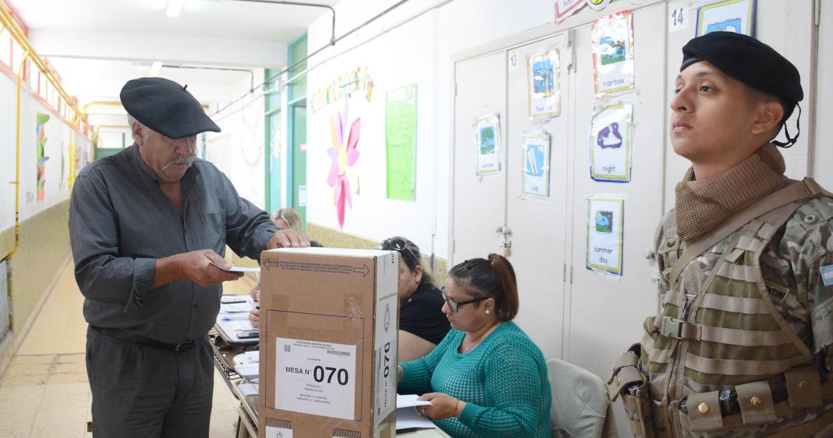 Maacutes de 300 mil pampeanas y pampeanos estaacuten llamados a votar este domingo