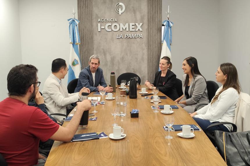 La delegación de Xinhua fue recibida en la Agencia I-Comex