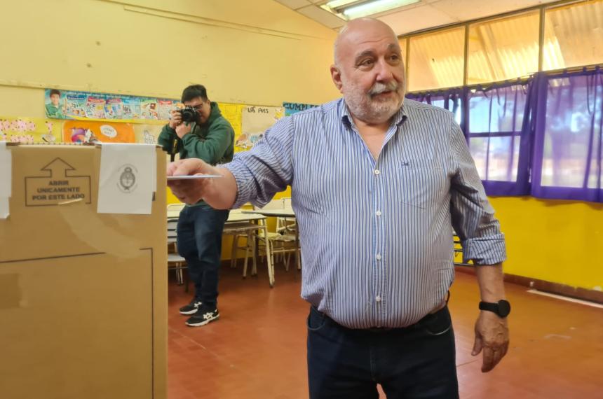 Abelardo Ferrn durante la votación de este domingo