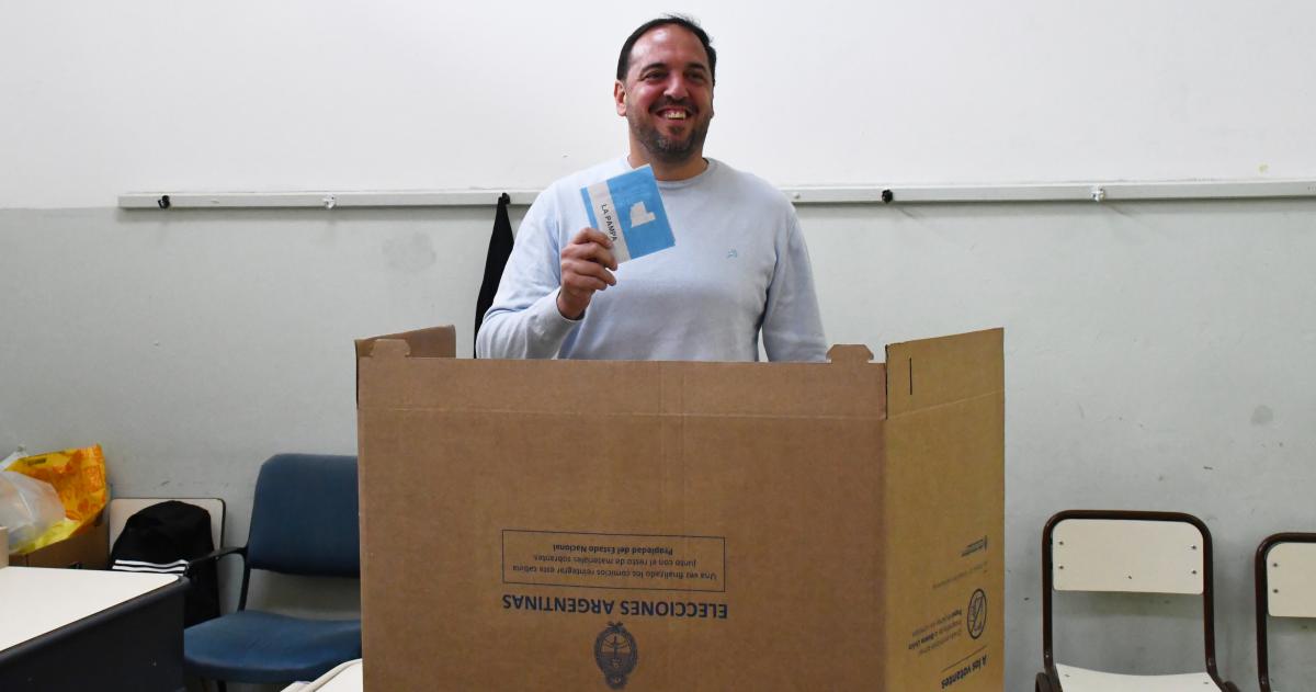 Di Naacutepoli votoacute entusiasmado y criticoacute el rumbo del Gobierno Nacional