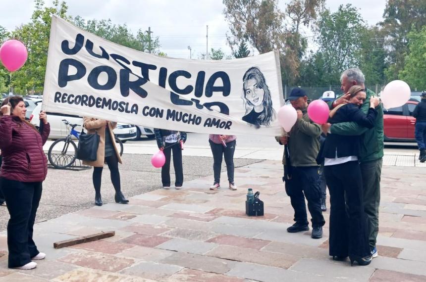 Familiares y amigos luego de la audiencia