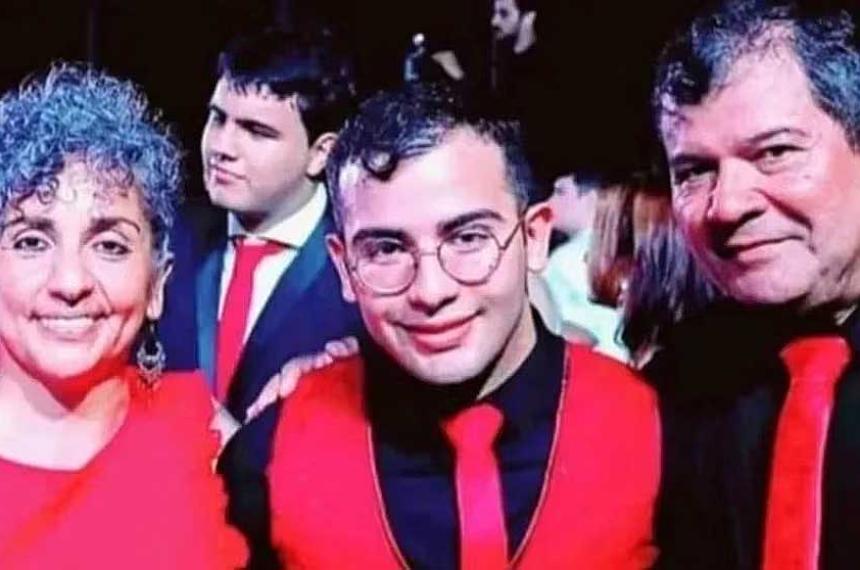 César Sena est acusado de asesinar a Cecilia Strzyzowski contando con la participación necesaria de sus padres