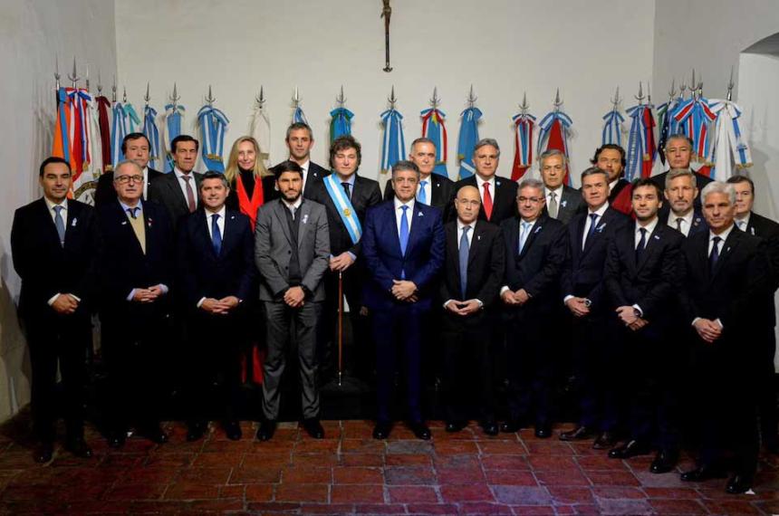 avier Milei junto a los gobernadores durante el Pacto de Mayo