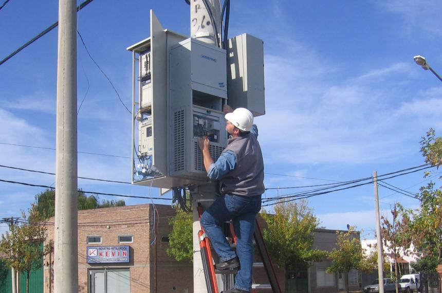 Telecom quiere extender sus redes pero el municipio de Pico reclama una millonaria deuda