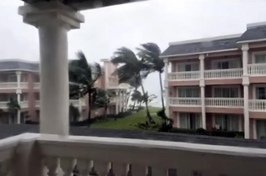 La vista del huracn desde el hotel donde se alojan los piquenses