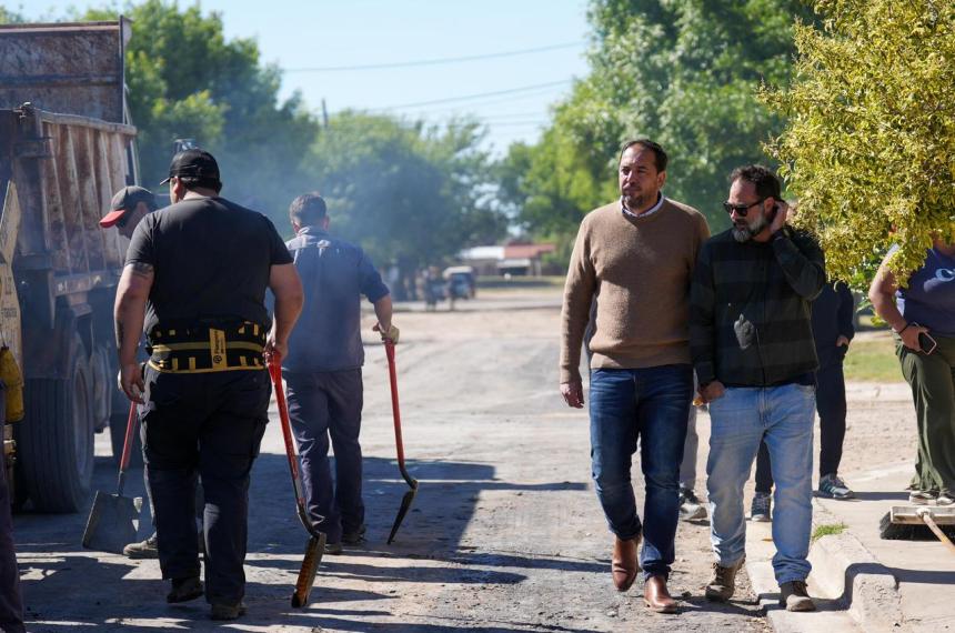 El intendente Luciano di Npoli recorrió el barrio Regazzoli