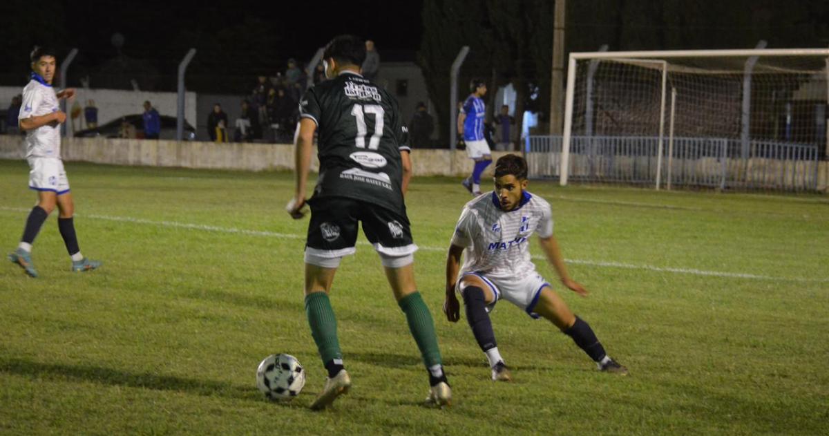 Alvear FBC derrotó a Ferro de Pico por 2 a 0
