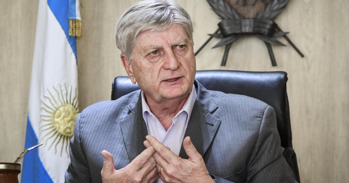 El gobernador Ziliotto durante una entrevista con El Diario