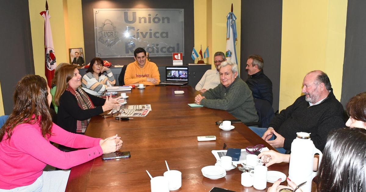 Vuelven a la carga con la idea del frente- La estrategia de la UCR fue equivocada